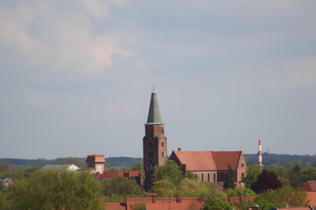 Altstadt Ferienwohnung Brandenburg  Dış mekan fotoğraf